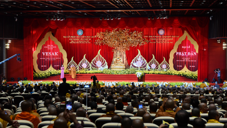 Khoa dêh ]ar ta nao pơhmư\ mông Pok phun Jơnum prong Phơ\t đản Vesak 2019
