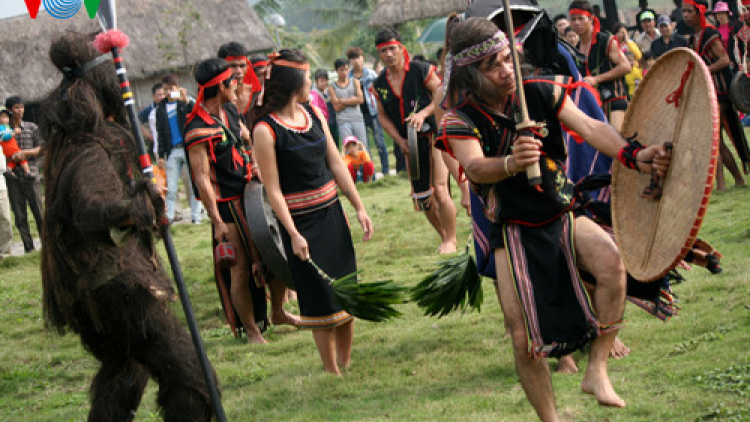 Ngă yang rơnuk rơnua plơi pla mơng djuai ania Bahnar