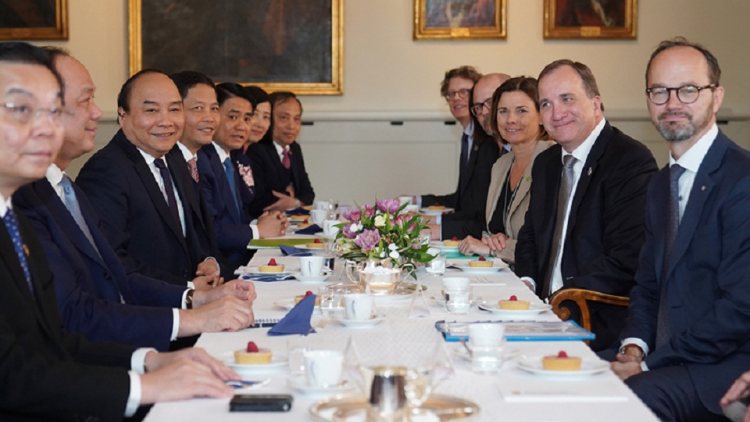 Khua dêh ]ar ơi Nguyễn Xuân Phúc bơkơtuai hăng Khua dêh ]ar Thụy Điển