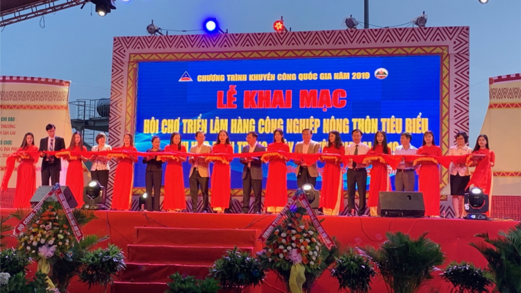 Bruă pơdă prưng gơnam mă mơng măi mok plơi pla mơbruă kual To\ng Krah – kual }ư\ Siăng