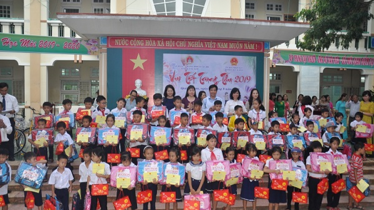 Kơ-iăng Khoa mir sir dêh ]ar ta [ơk gơnam Tết blan pơrơmi kơ ]ơđai muai tơring ]ar Quảng Nam