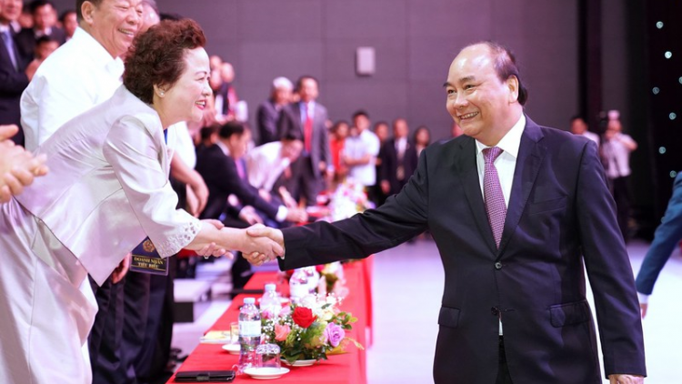 Anom bơwih [ong, mơnuih bơwih [ong ba glăi tơlơi pơdrong asah mơng lo\n ia