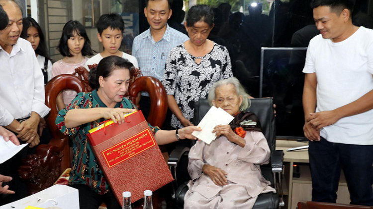 Khua git gai pơ ala mơnuih [on sang dêh ]ar nao ]uă sang ano\ kơnuk kơna djru [ơi Đà Nẵng-Quảng Nam