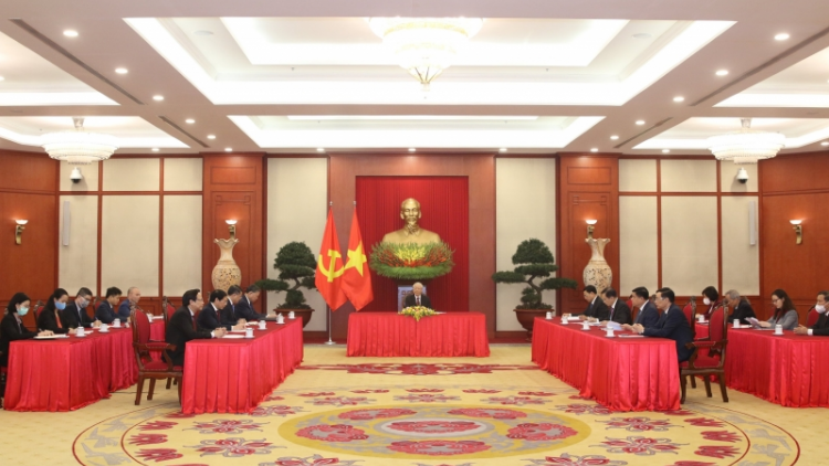 Khua git gai Ping gah dêh čar ta ơi Nguyễn Phú Trọng bơkơtuai hăng Khua dêh čar Đức