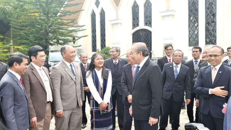 Kơ-iăng Khua dêh ]ar ơi Trương Hòa Bình nao pơpu\ Hrơi Noel [ơi Lâm Đồng