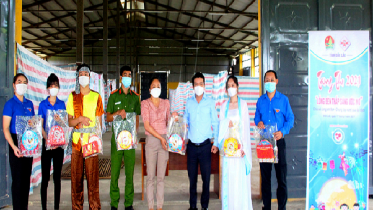 Dak Lăk: Jơlan hơdră “Apui kơđen dian tŭi rơđah tơlơi kiăng khăp” hăng ƀing čơđai ƀơi anih glăk duang dar hăng pơjrao mơnuih ƀă klin Covid-19