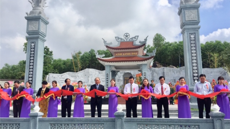 Thủ tướng tus pơrjum sơn đờm mu\t ngui hìu duh khoai [ồc cau ling chơ\t màng Núi Quế - Anh Linh Đài