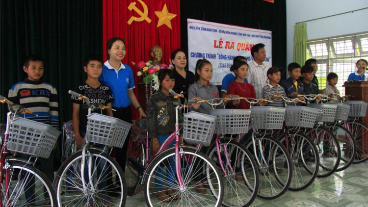 Càr Kon Tum ai broă lơh lòt bal mờ cau ùr tiah nhàr lơgar