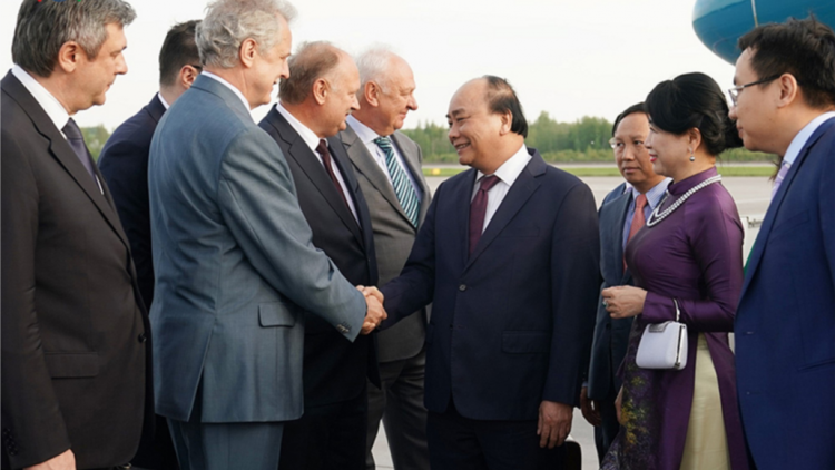 Thủ tướng Nguyễn Xuân Phúc còp ngan ngồn lơgar Nga