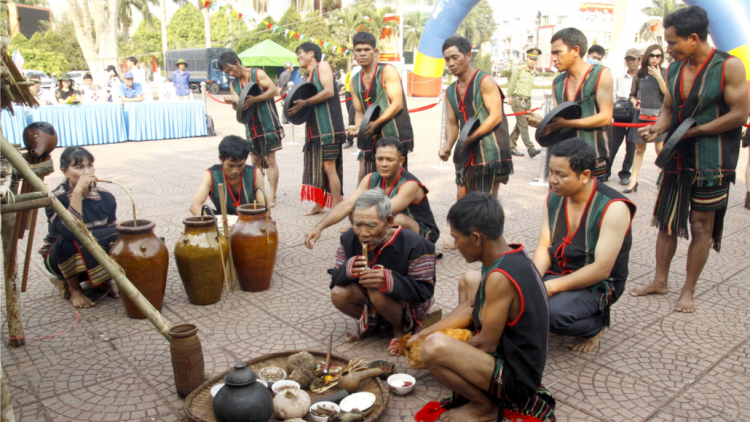 Dak Lak: Niam ngan lơh yàng `ô chờ lir bong bơh kòn cau Mnông gar dê