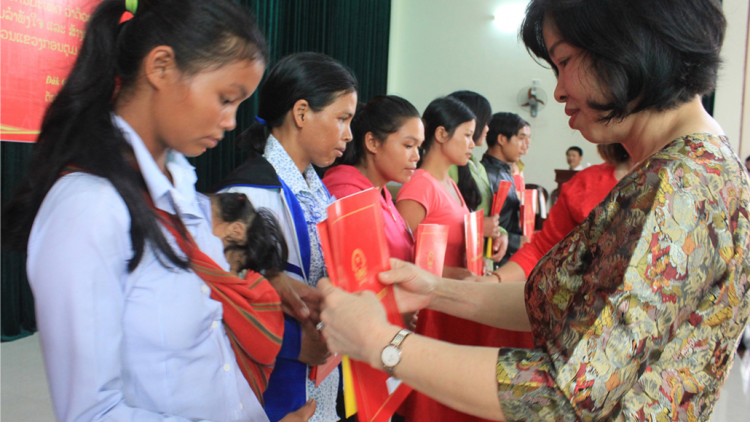 Jàu Kơrnoat mu\t lơgar Việt Nam ai 38 nă cau tàm càr Kon Tum in