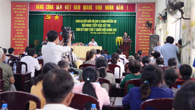 Chủ tịch Quốc hội tìp mat mờ cau te\ khà tàm [òn dờng Cần Thơ