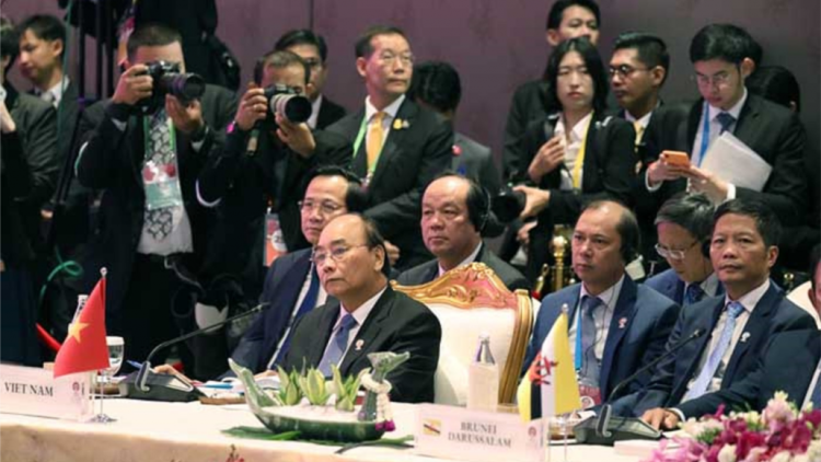 Thủ tướng Nguyễn Xuân Phúc tus bal pơrjum dờng màng ASEAN+3 dơ\ 22
