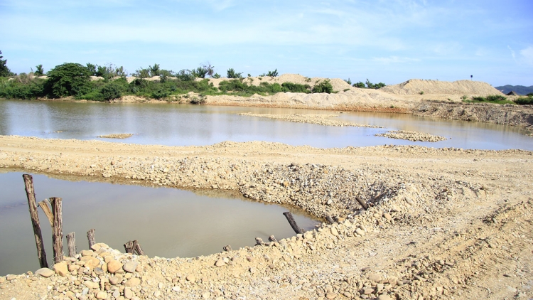 Kon Tum: Khin bơrna` bơt dà Đăk Bla tơnhàu bràs, lu\ rơđeh tìs.