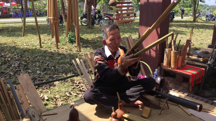 Ală cau prăp gàr, sền gàr ală phan ngui đơs crih yau kòn cau dê