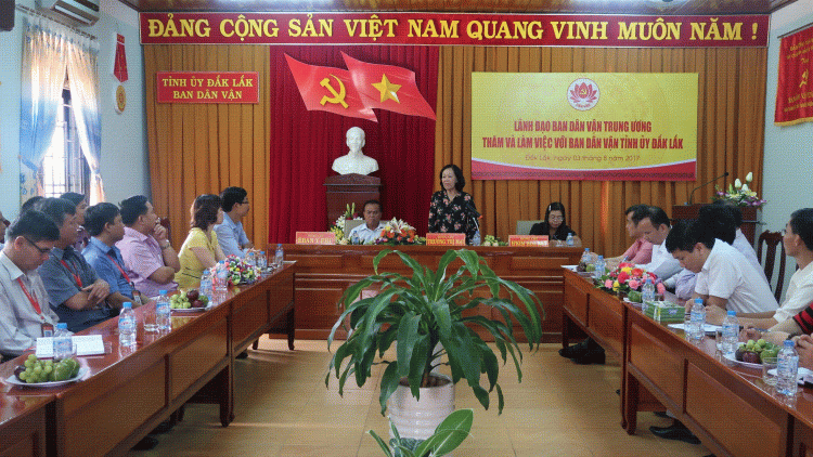 Kuang atbồ Ban Dân vận dà lơgar mò Trương Thị Mai tus còp mờ lơh broă tàm Daklak