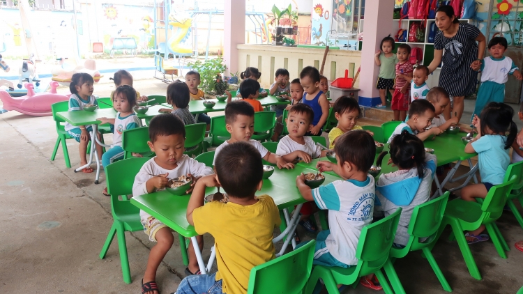 Càr Dak Lak ờ su\k ơm cau mè bèp kơnòm bơsram pal tă priă nhai cau pơgru bơto mầm non in