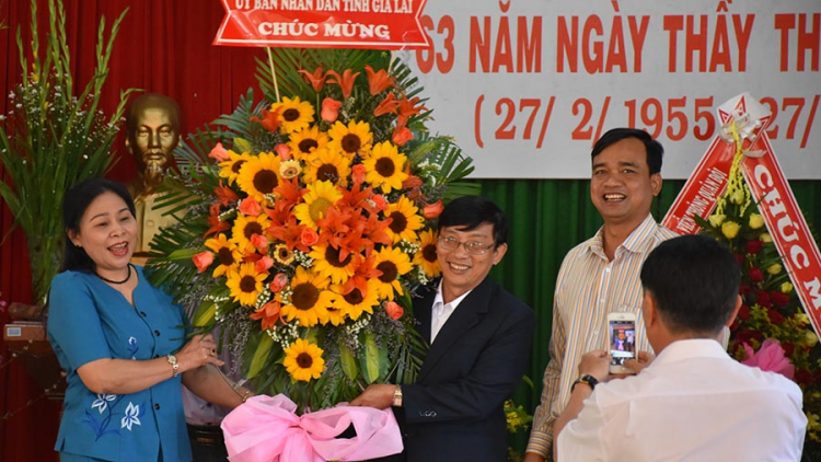 Ală càr Tây Nguyên geh uă broă lơh di tơnkah ngai cau lơh sơnơm Việt Nam