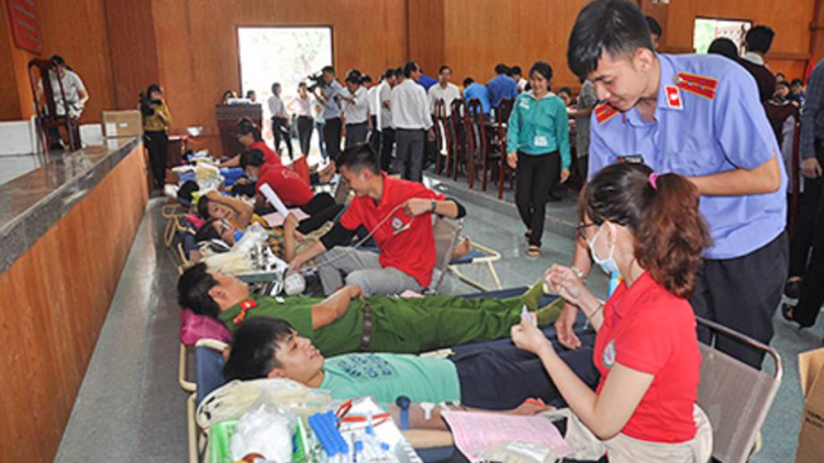 Càr Kon Tum bơyai lam lơh “Ngai gùt làng bol ai mhàm dong kờl is” nam 2018