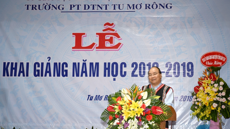Thủ tướng Nguyễn Xuân Phúc tus pơrjum sơn đờm mu\t bơsram nam bơsram pa tàm kơnhoàl Tu Mơ Rông càr Kon Tum