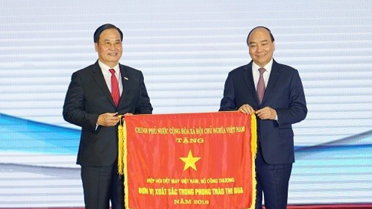 Thủ tướng Nguyễn Xuân Phúc tus bal dơ\ bơyai lơh tơngkah 20 nam ngai crơng gơs Hiệp hội tà` mai phanViệt Nam