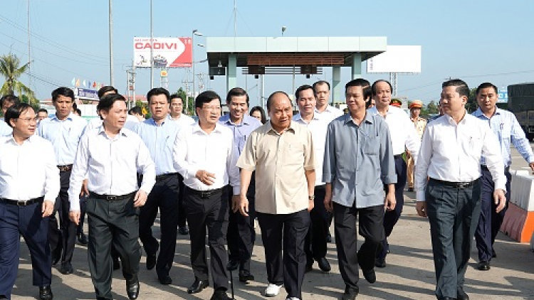 Thủ tướng lòt sền, chul chồl lam lơh rơndap broă lơh gùng rơndeh ntoat rat Trung Lương – Mỹ Thuận