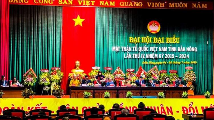 Pơrjum dờng đah Mặt trận dà lơgar Việt Nam càr Dak Nông