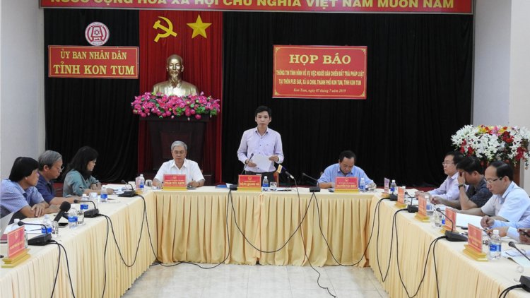 Càr Kon Tum bơyai lơh pơrjum [ăo mùl màl  yal bè broă làng bol sơgràm ù ờ di mờ adăt boh tàm xã Ia Chim
