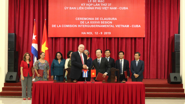 Tơn jơh pơrjum Uỷ ban Chính phủ lơgar Việt Nam mờ lơgar Cuba