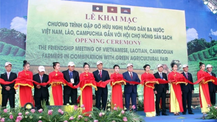 Tìp bal g^t gơ\p lơh bơyô bal làng bol lơh broă sa pe lơgar Việt Nam, Lào, Campuchia