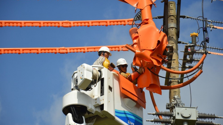Điện lực Dak Nông chồl pràn broă ngui công nghệ tàm broă lơh mờ kă bro
