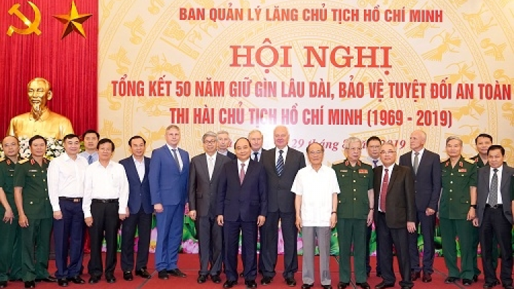 Thủ tướng đơs, bol he pal sền gàr ờdo ờdă ngan să [ồc Bác Hồ dê