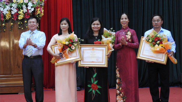 Kon Tum: Jờng rơ mpồl cau, cau dùl nă să is pơnrơ bơsram mờ lơh jăt Bác Hồ