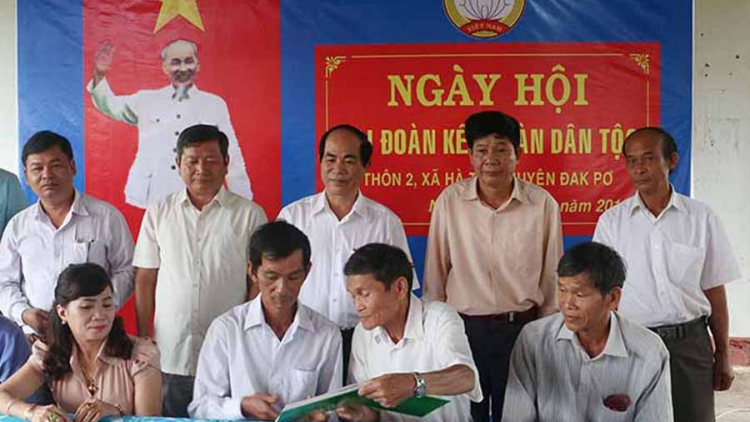 Chủ tịch UBND càr Gia Lai tus bal “Ngai chờ Tam klac dờng jơh gùt jơi bơtiàn” tàm kơnhoàl Đăk Pơ