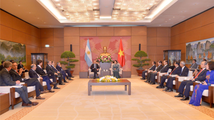 Chủ tịch Quốc hội mò Nguyễn Thị Kim Ngân cri bơyai mờ kuang atbồ lơgar Argentina
