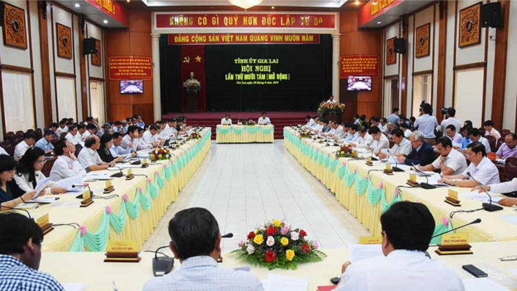 Pơrjum Mpồl đơng lam Đảng bộ càr Gia Lai dơ\ 18