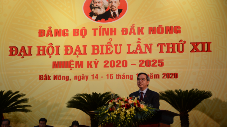 Ồng Nguyễn Văn Bình tus bal mờ đơng lam pơrjum Đảng bộ càr Dak Nông