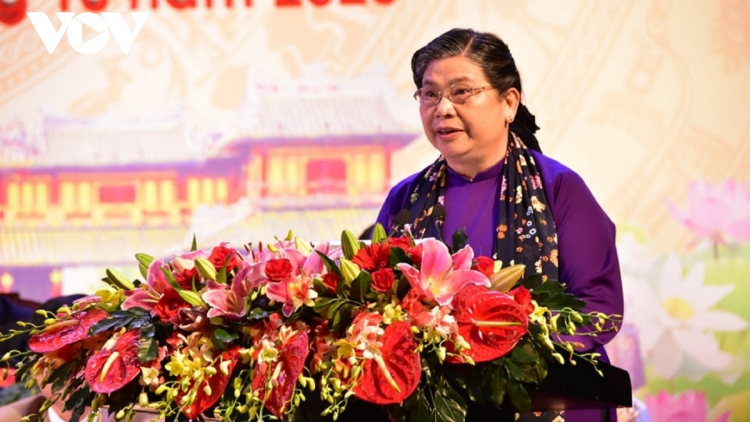 Phó Chủ tịch Quốc hội, mò Tòng Thị Phóng tus bal mờ đơng lam pơrjum dờng cau ala mat Đảng bộ càr Thừa Thiên-Huế