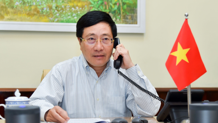 Phó Thủ tướng, ồng Phạm Bình Minh cribơyai tàm điện thoại mờ Thủ tướng lơgar Anh lài do, ồng Tony Blair