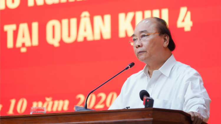 Thủ tướng Nguyễn Xuân Phúc còp, lơh broă tàm Quân khu 4