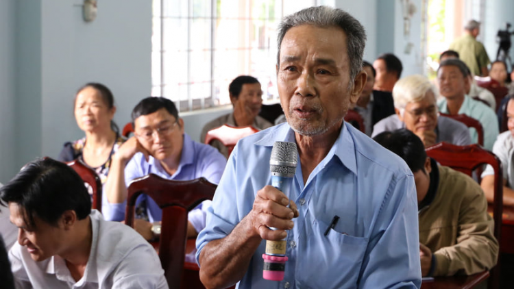 Cau te\ khà Tây Nguyên chờ hờp tềng đap bơta tam gơl pa bơh Quốc hội dê