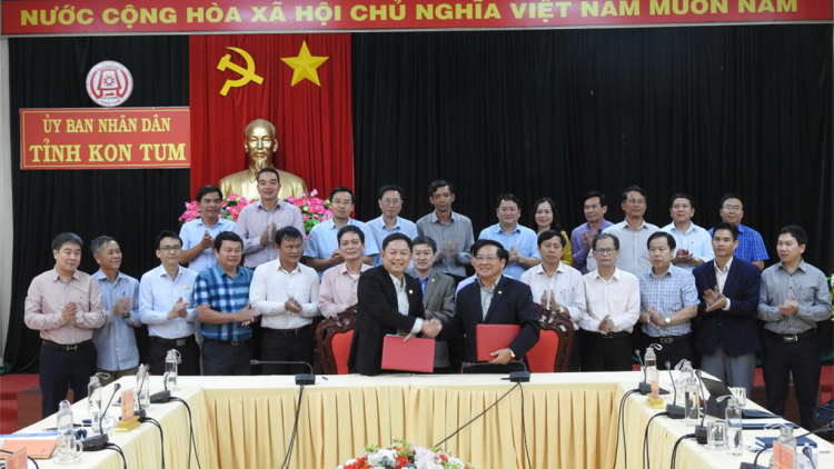 Kon Tum lơh jat Nghị quyết pơrjum dờng Đảng bộ càr tam pa 2 rbô lồ mắc ca