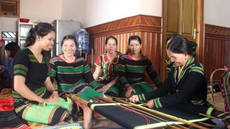 Ală cau jơh nùs mờ ồi kòn cau M’nông