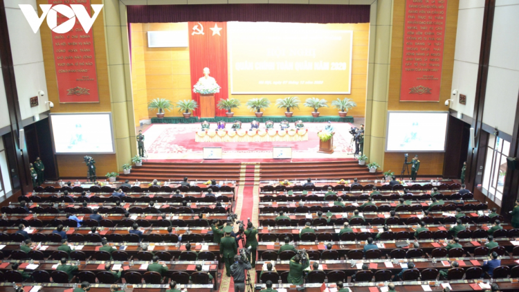 Tổng Bí thư, Chủ tịch lơgar, ồng Nguyễn Phú Trọng tus bal mờ đơng lam pơrjum Quân chính gùt ling klàng