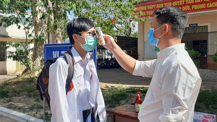 Kon Tum: Rlau 54 rbô nă kơnòm bơsram lòt bơsram wơl