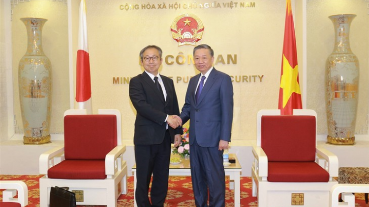 Bộ trưởng Bộ Kuang àng, ồng Tô Lâm wă Đại sứ lơgar Nhờk