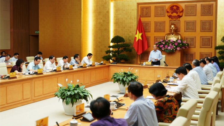 Thủ tướng Nguyễn Xuân Phúc đơng lam pơrjum Mpồl đơng lam khà pria\ dà lơgar