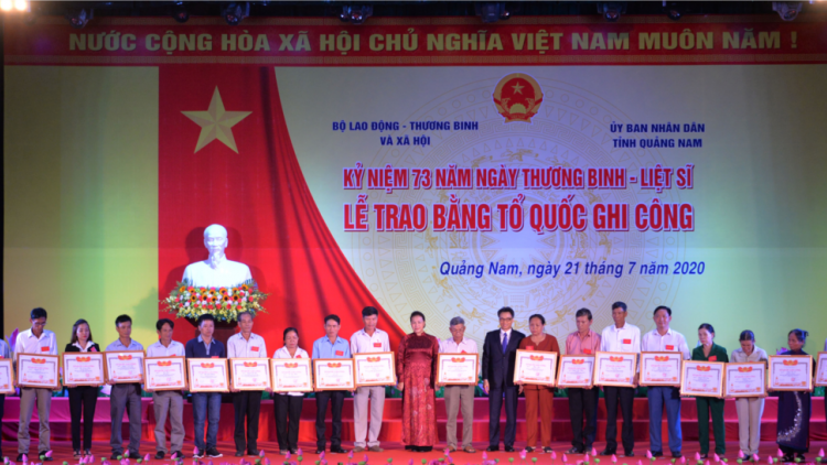 Chủ tịch Quốc hội tus bal dơ\ jàu sră dà lơgar cih màng