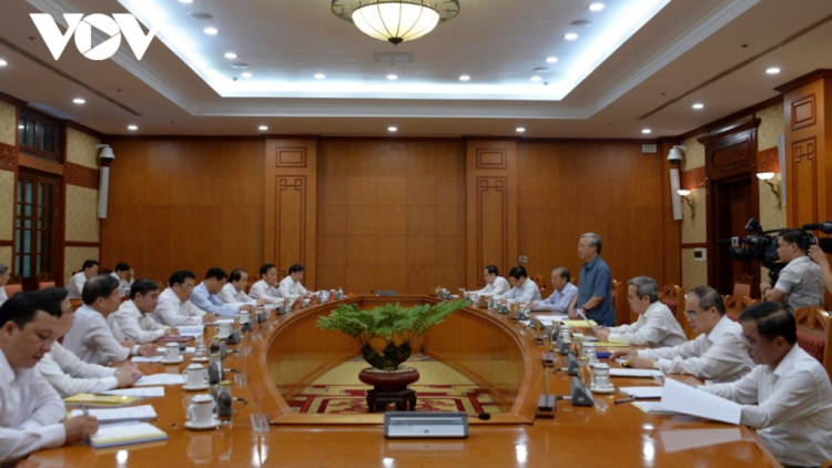 Bộ Chính trị lơh broă bè broă rơcang pơrjum ală Đảng bộ gơ wèt dà lơgar