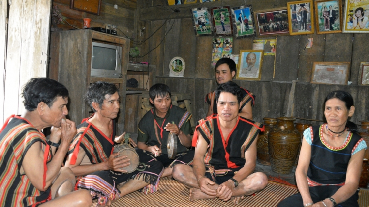 A In – Nghệ nhân geh ua\ bơta chài rơgơi